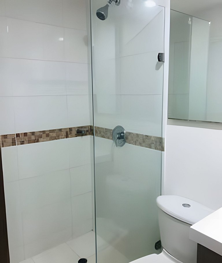Apartamento con aire, hamaca, piscina y gym