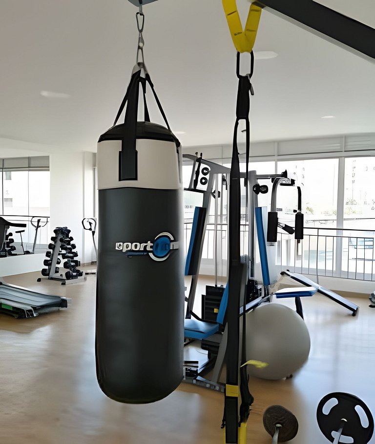 Apartamento con aire, hamaca, piscina y gym